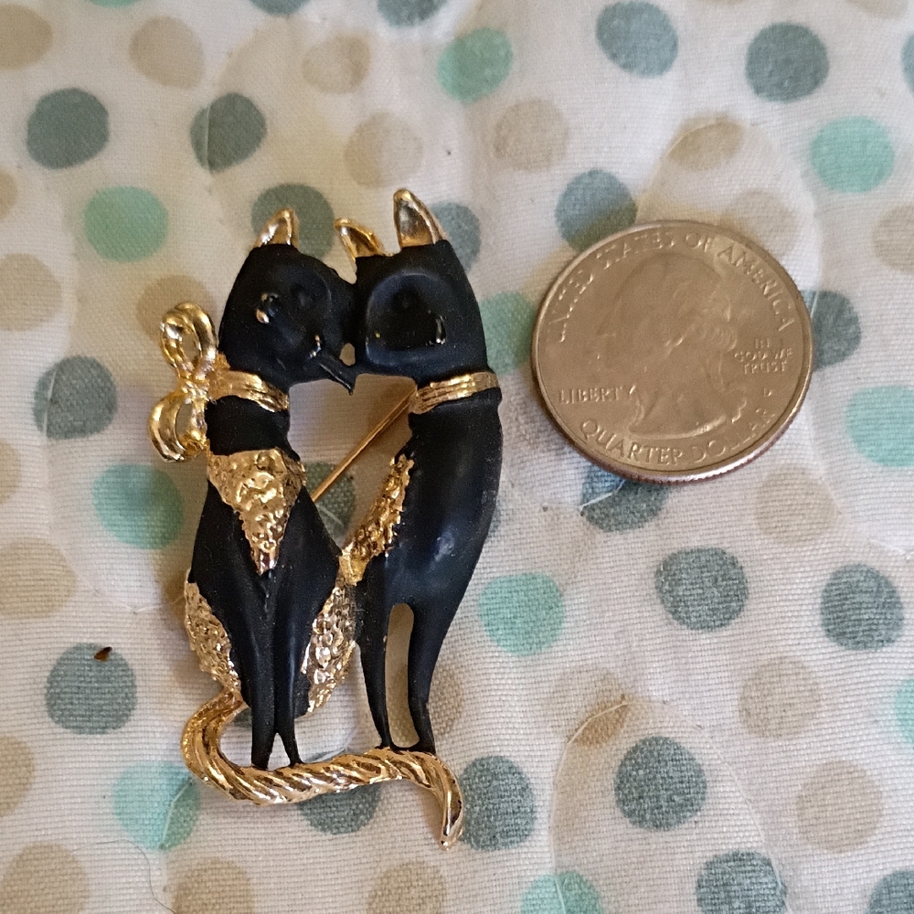 Elegant Black and Gold Cat Brooch
